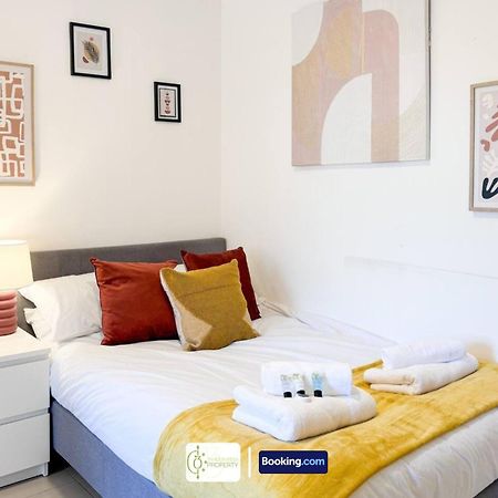 3 Bedroom Apt By Threethreethreesproperty Short Lets & Serviced Accommodation Leeds With Wi-Fi & Parking 外观 照片