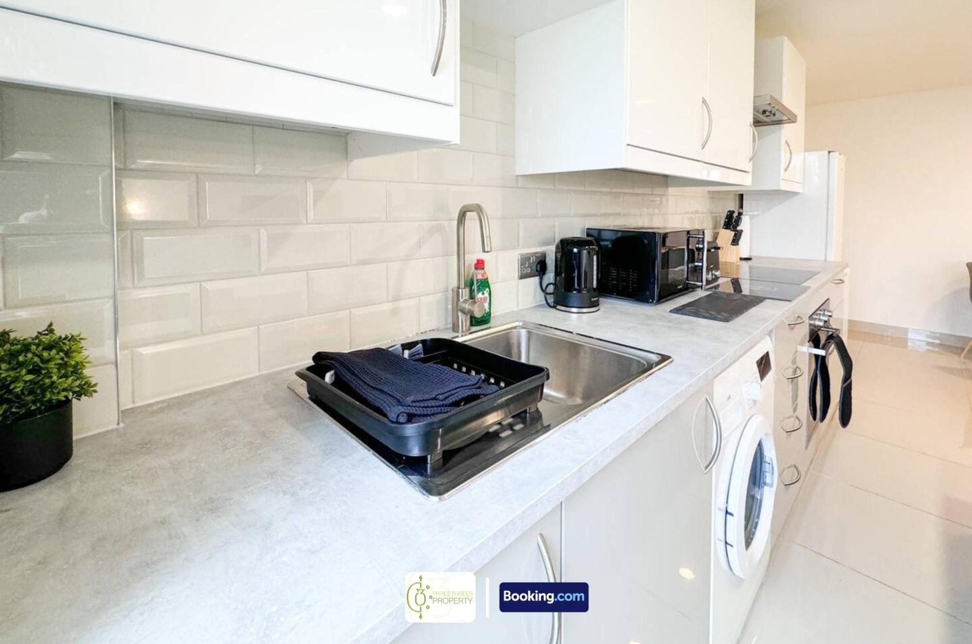 3 Bedroom Apt By Threethreethreesproperty Short Lets & Serviced Accommodation Leeds With Wi-Fi & Parking 外观 照片