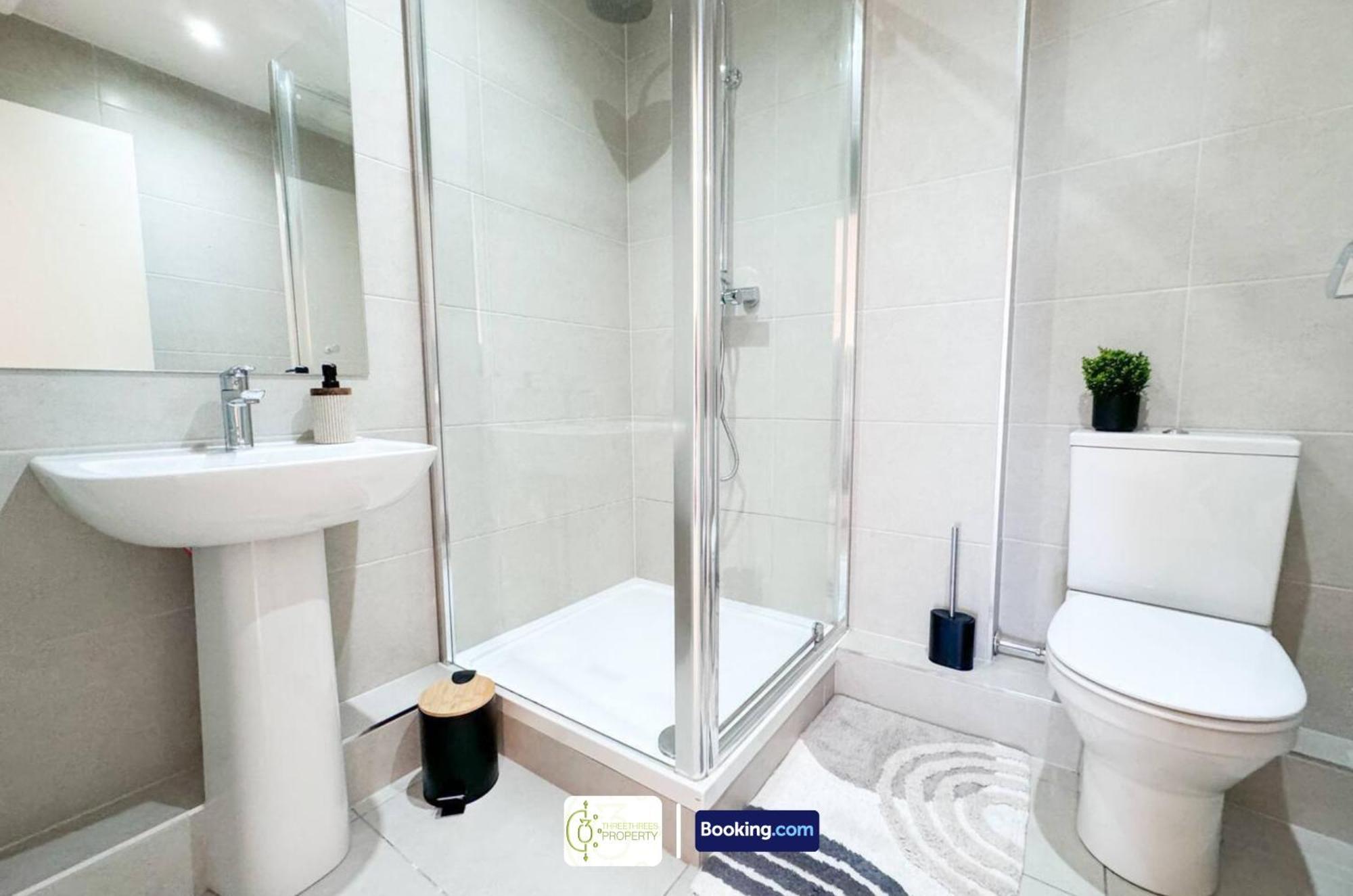 3 Bedroom Apt By Threethreethreesproperty Short Lets & Serviced Accommodation Leeds With Wi-Fi & Parking 外观 照片