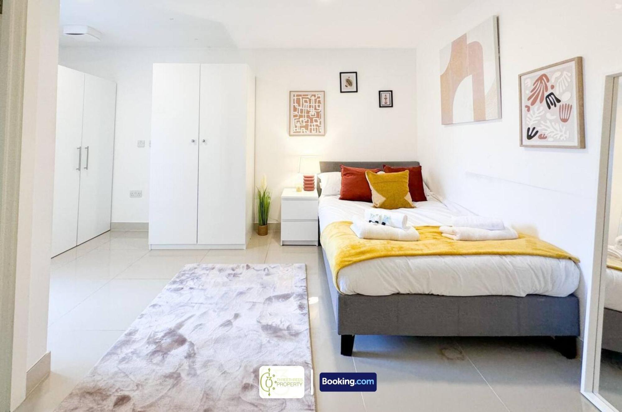 3 Bedroom Apt By Threethreethreesproperty Short Lets & Serviced Accommodation Leeds With Wi-Fi & Parking 外观 照片